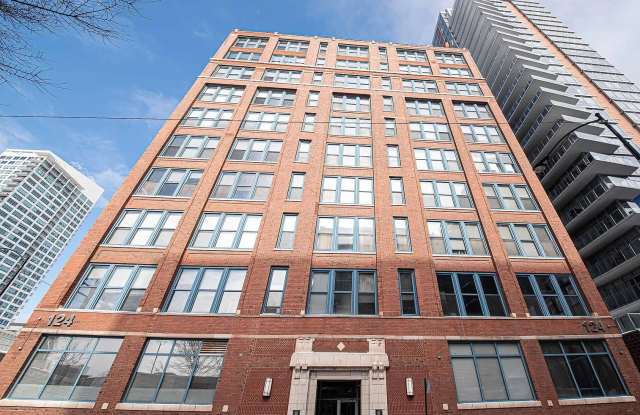 124 W Polk St Apt 204