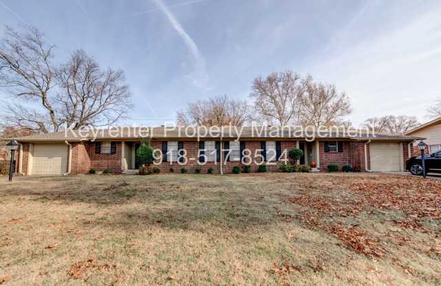 Beautiful 2bed/2bath Duplex!!