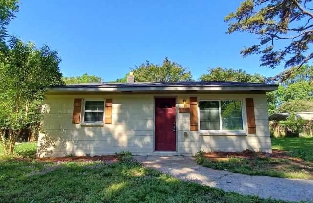 Photo of 5611 Paw Creek Road