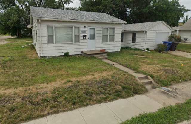 MOVE IN SPECIAL! 3 Bedroom Home with Huge Detached Garage!