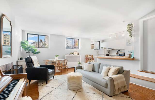 22 Remsen St. 3