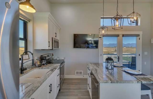 1030 Farmhouse Lane - 1030