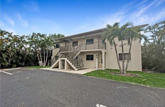 4530 SW 10th Avenue unit: 101