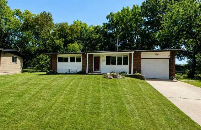 Your next home is waiting! Check out this inviting 3-bedroom