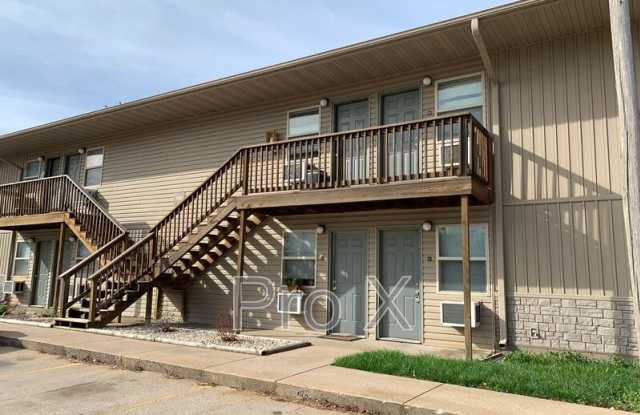 Photo of 930 N Goetz Blvd