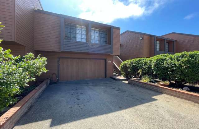 978 Hygeia Ave.
