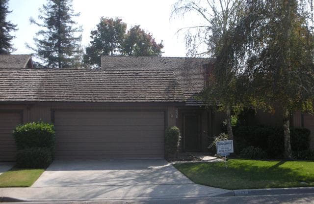 2420 East Tulare Avenue - 2420 Tulare Avenue, Visalia, CA 93292