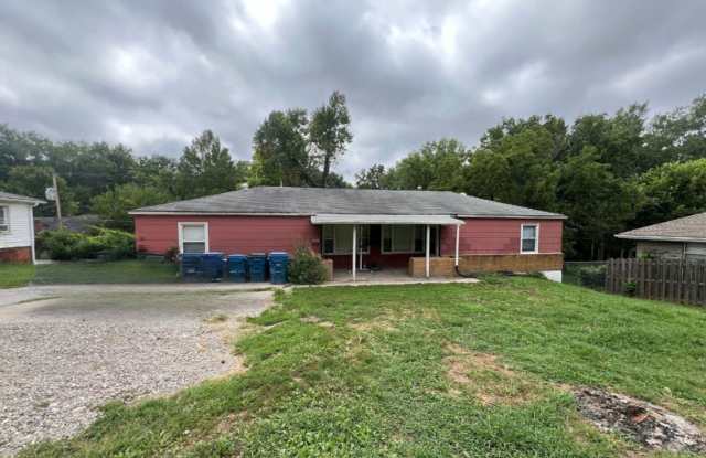 Freshly Updated 2-Bedroom Duplex with One-Level Living!