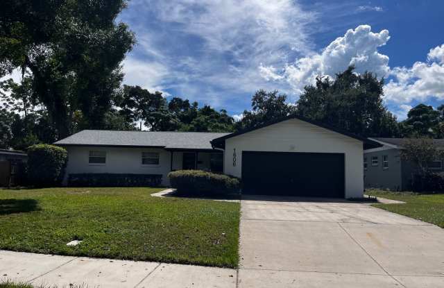 Nicely Renovated Conway Home - 1606 Overlake Ave - FOR RENT