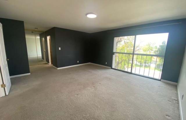 10420 Downey Ave., Unit 301