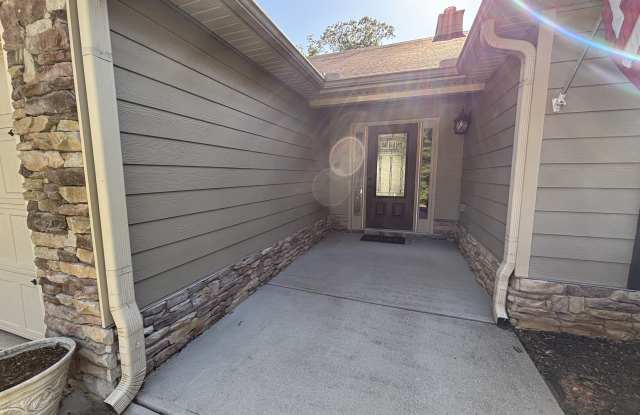 140 Rolling Oaks Lane