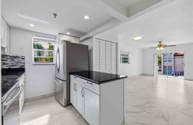 140 NW 14th Ave