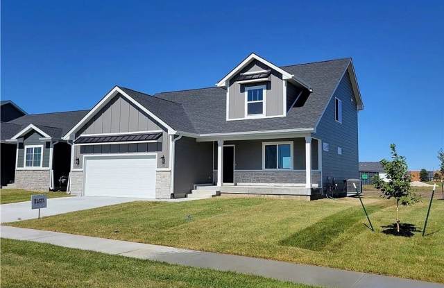 3075 Worchester Dr - 3075 Worchester Drive, Waukee, IA 50263