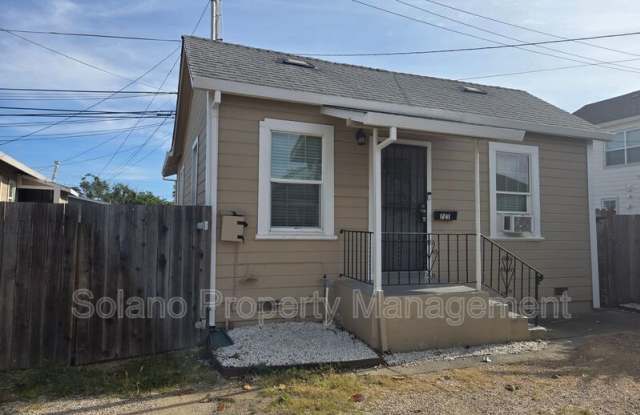 721 Broadway St. -