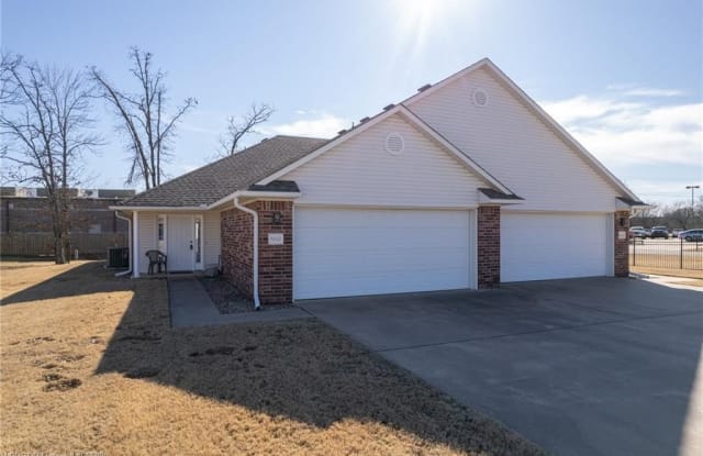 5802 Park Valley  CIR - 5802 Park Valley Circle, Fort Smith, AR 72916