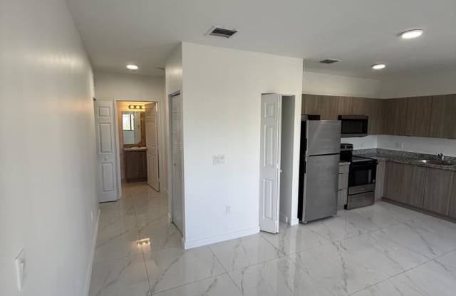 7596 West 4th Ave.
