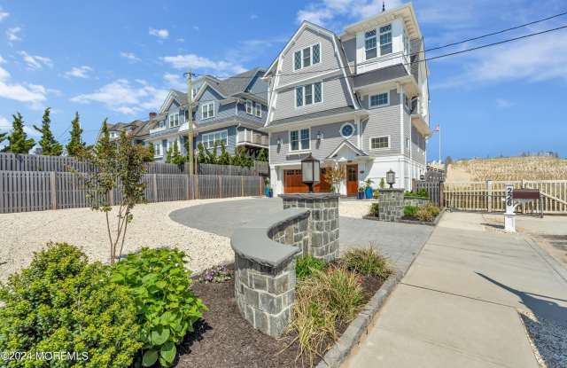 Photo of 226 Dune Avenue