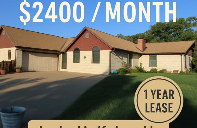 Photo of Spacious 3-Bed, 3-Bath Home Near Table Rock Lake – Pet Friendly with Pool  More!