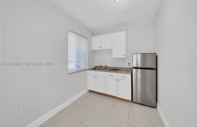 7555 SW 28th St Rd