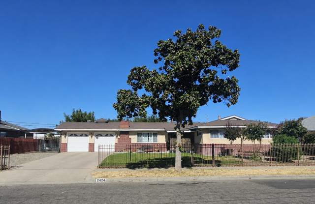 2424 South Poppy Avenue