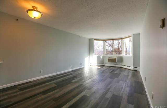 14 Nosband Avenue unit: 2E