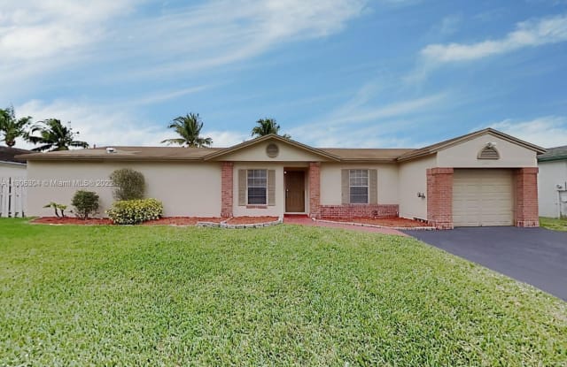 13801 Cumberland Pl - 13801 Cumberland Place, Davie, FL 33325