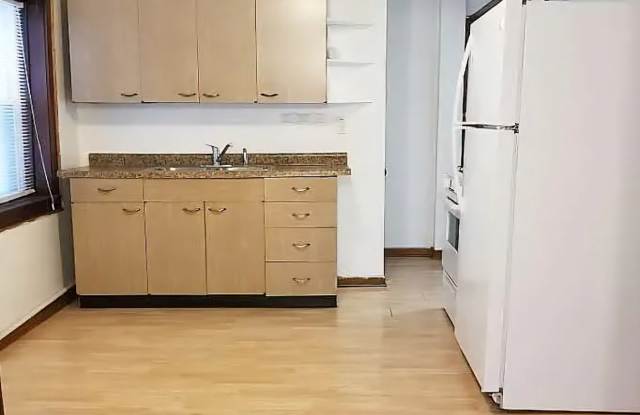 3236 N Lawndale Avenue