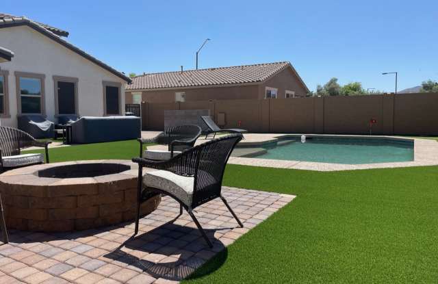 18228 W Carmen Dr