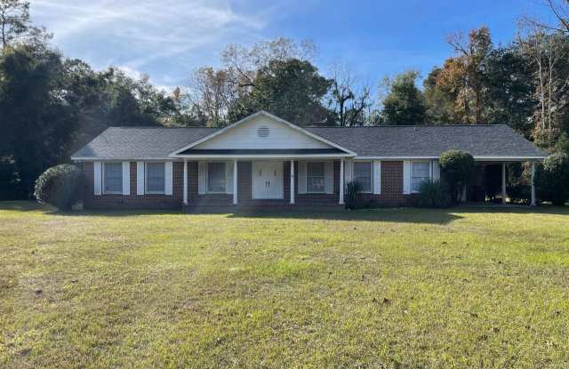 Photo of Charming Winter-Ready Home – Yours for $1,825/mo