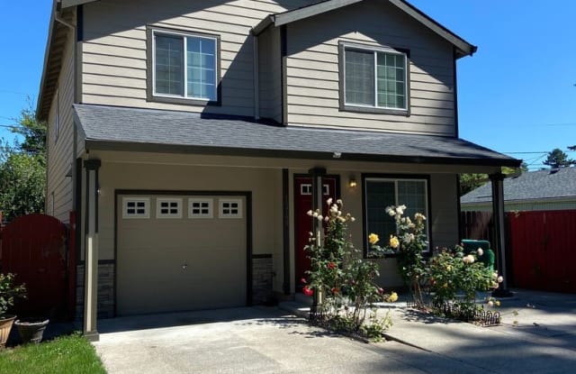 15745 SE Powell Blvd - 15745 Southeast Powell Boulevard, Portland, OR 97236