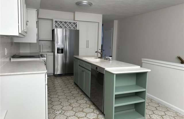 4494 Post Road