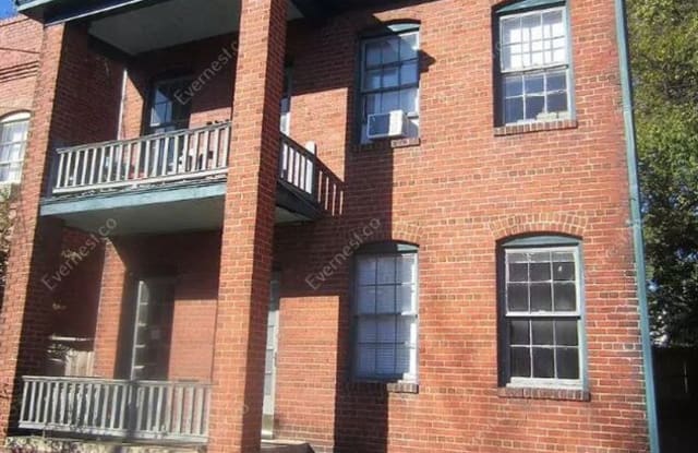 2114 1/2 E Leigh St Upstairs - 2114 1/2 East Leigh Street, Richmond, VA 23223