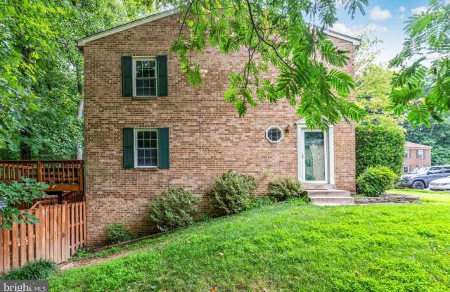 6414 OLD SCOTTS COURT