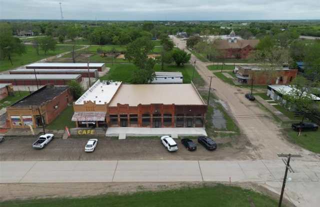 114 E Calhoun Street