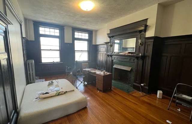 Sunny 4 Bed Available 3/15/26 - No Broker Fee