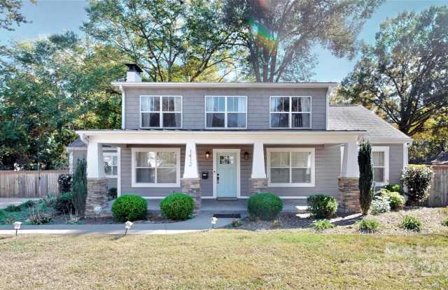 Photo of 1412 N Sharon Amity Road