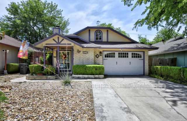 3318 Stoney Sq