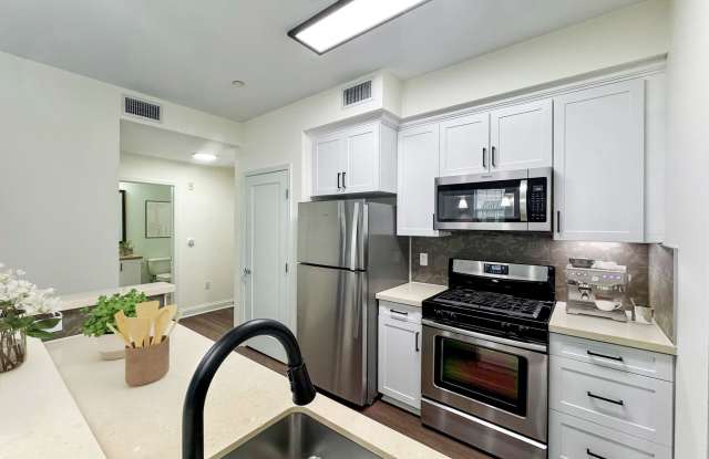 La Belle at Hollywood Tower