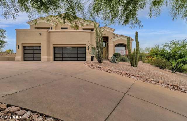 11204 N PHEASANT Plaza