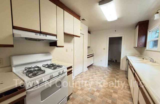 Live in style and comfort in the heart of Maple Park at 139 Chestnut St.!