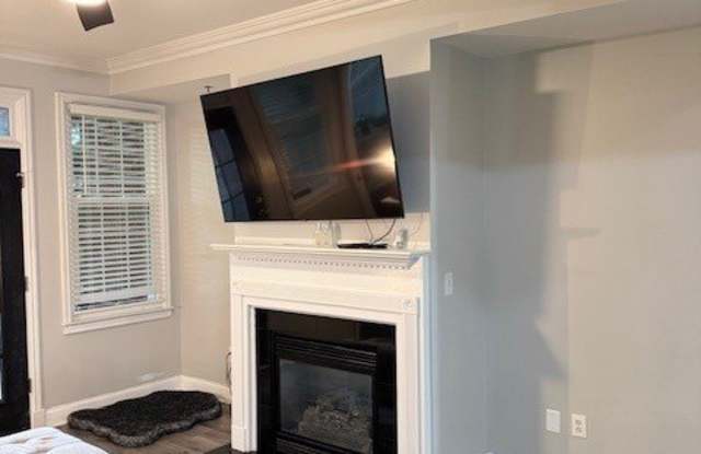 1735 Peachtree Street NE unit: 226