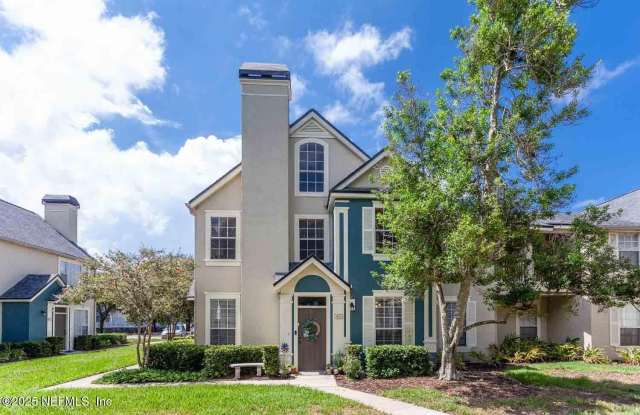 Photo of 13700 RICHMOND PARK Drive unit: 403