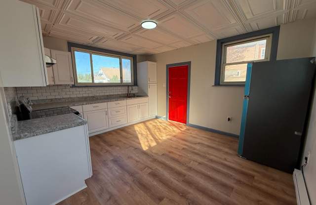 Photo of 5036-3 LEESPORT Avenue