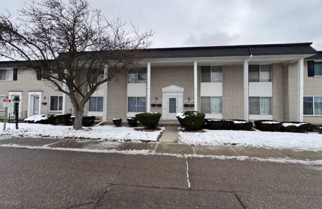 Photo of Well maintained 2 Bedroom Condo Great Amenities and Beautiful Surroundings