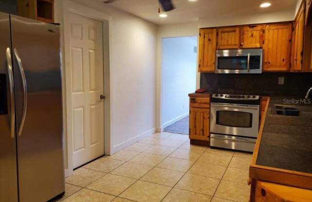 5620 SABAL PALM LANE