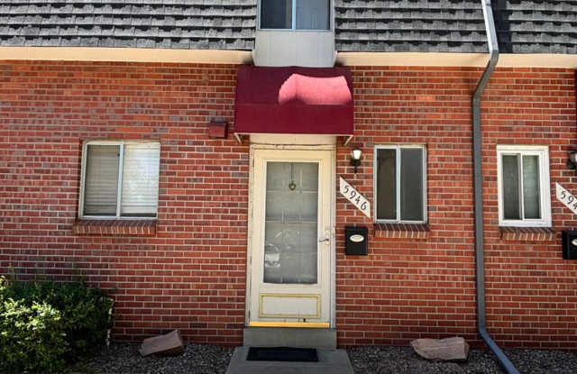 Spacious Townhome! Convenient Location  & Easy Denver Access! Available Now!