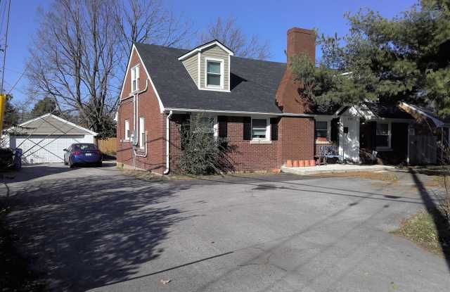 1775 Harrodsburg Road unit: 2Nd Floor Unit