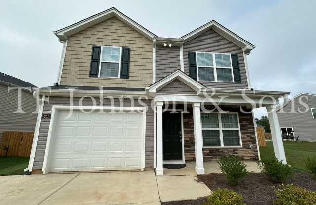 Newly Built 3 Bedroom Home in Mocksville – Spacious Porch, Modern Amenities, and Fenced Yard!