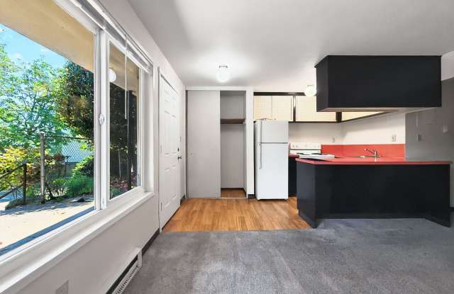 Photo of 1319 15th Ave S#15
