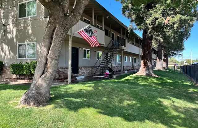 Move-In Special; Upstairs One Bedroom + Private Patio – SEE VIDEO
